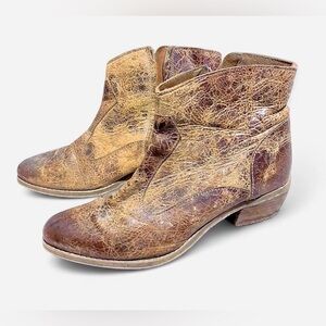 Diba Women’s Textured Brown Leather Ankle Booties